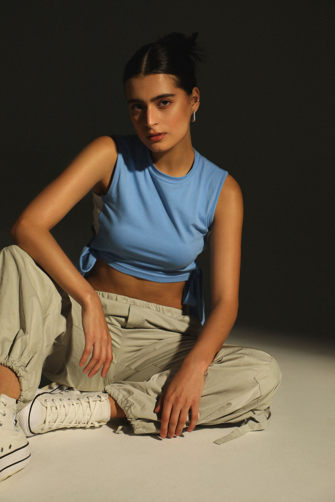 SIDE KNOT CROP TOP